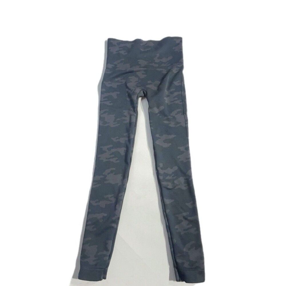 Spanx Look at Me Now Seamless Leggings Camouflage Size Small